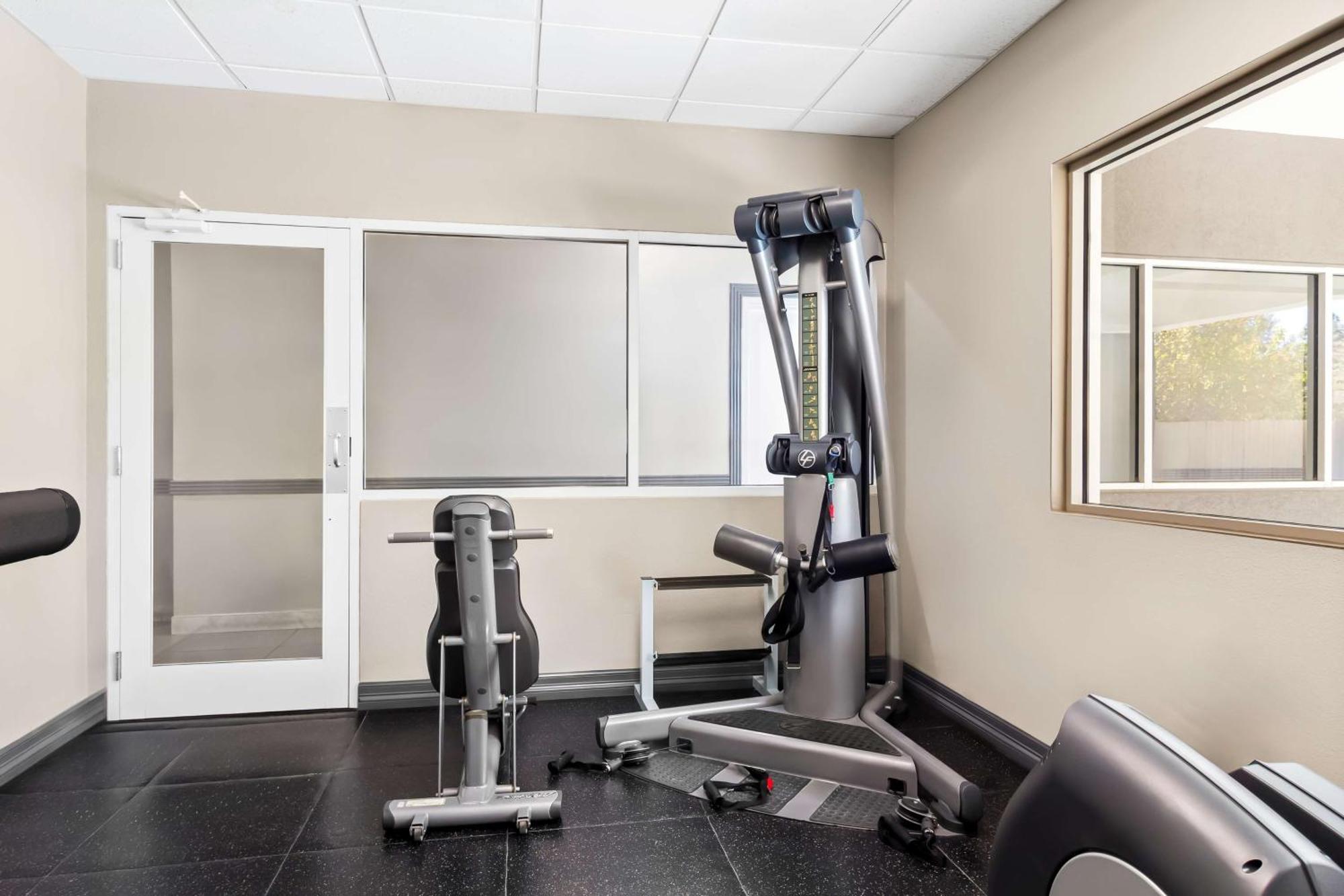 Sonesta Essential Iah Airport Jfk Boulevard - Newly Renovated 2*
