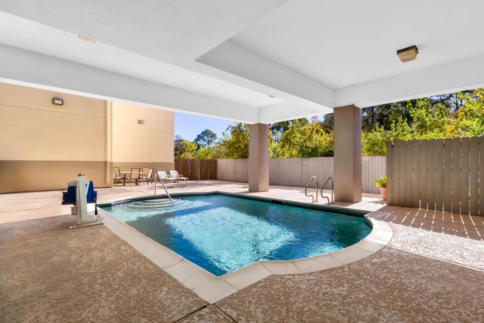 Sonesta Essential Iah Airport Jfk Boulevard - Newly Renovated 2* Houston