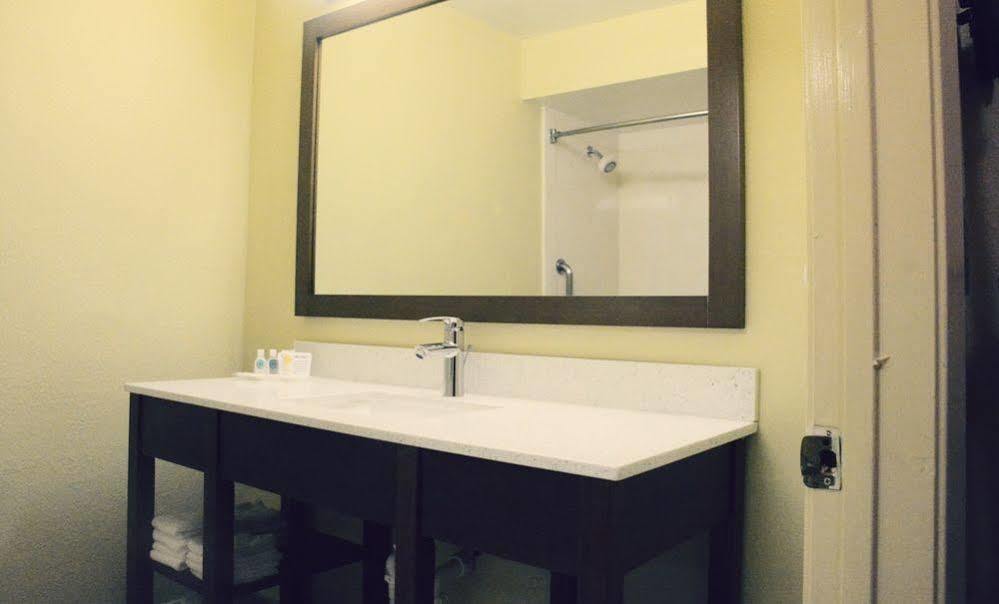 Hotel Sonesta Essential Iah Airport Jfk Boulevard - Newly Renovated